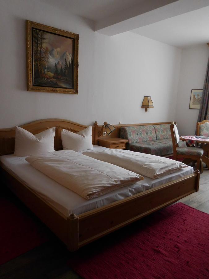 Kaiserhof Hotel Sonne Nördlingen Esterno foto