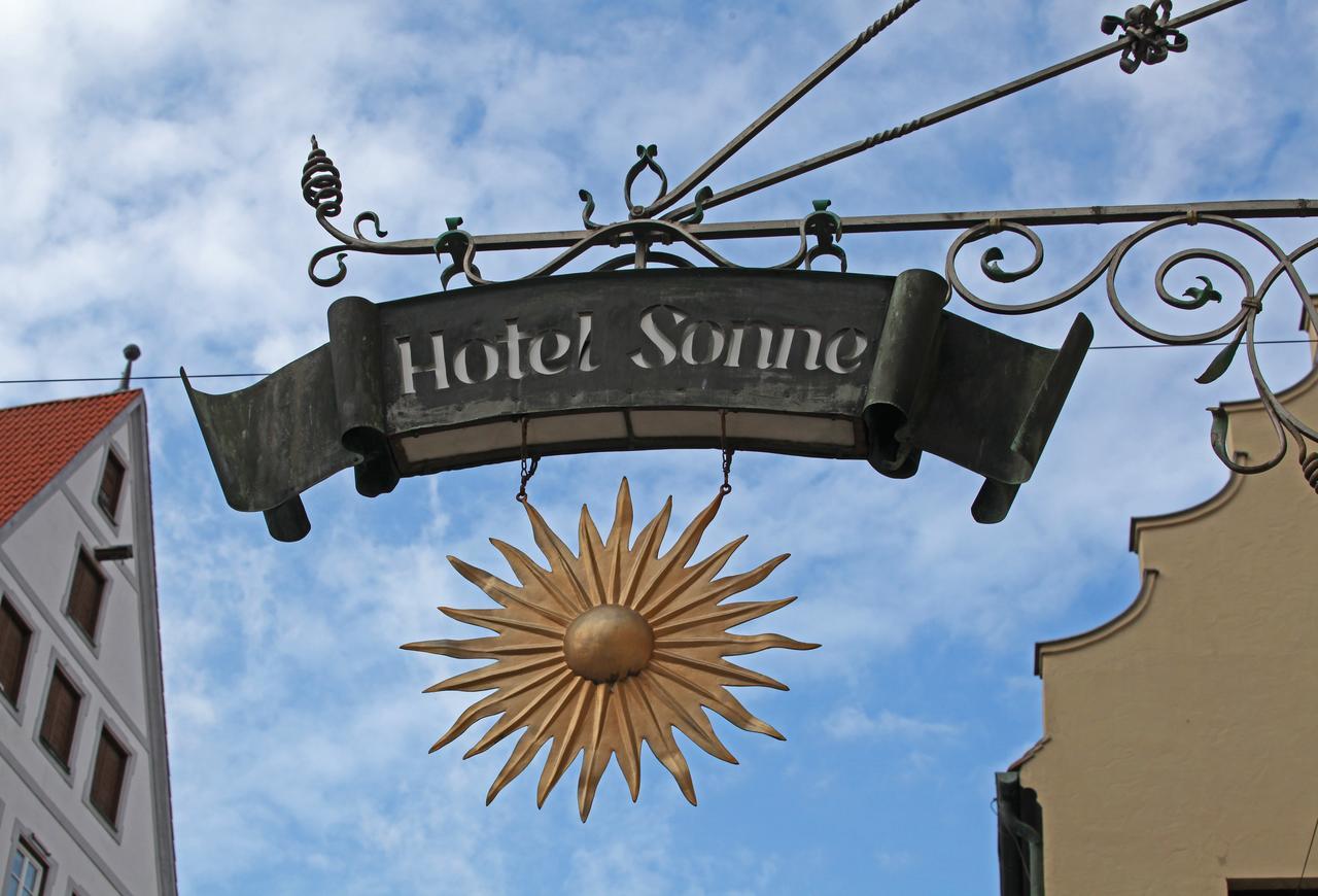 Kaiserhof Hotel Sonne Nördlingen Esterno foto